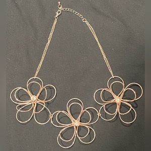Gardenia wire statement necklace